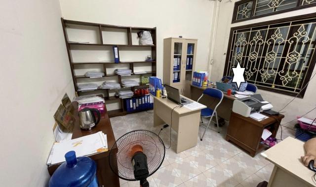 Cần bán gấp nhà phân lô ngõ 199 Trần Quốc Hoàn 41m2, 4T, ô tô, kinh doanh