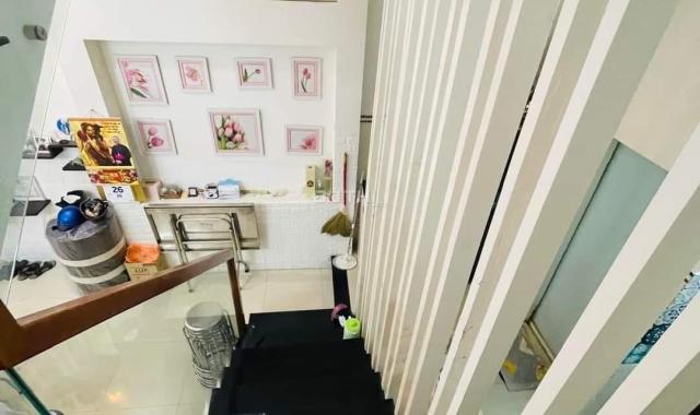 Bán nhà 3 tầng - 3 phòng ngủ - Diện tích: 40m2 đường Cô Giang ra đường Lê Đình Dương 0905616539