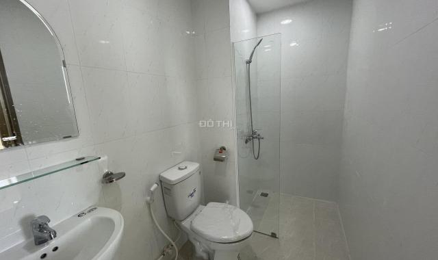Cho thuê căn hộ 2PN- ban công phòng ngủ thoáng mát- giá siêu rẻ