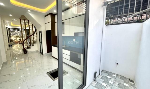 Bán Nhà 4 tầng 42m2 - Cách Mỹ Đình 4,5km