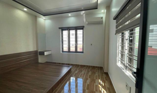 Cho thuê nguyên nhà 4 tầng mới tinh trong ngõ 200 Văn Cao