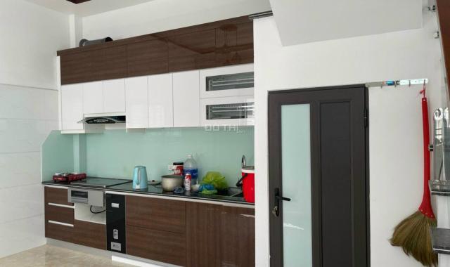 Cho thuê nguyên nhà 4 tầng mới tinh trong ngõ 200 Văn Cao