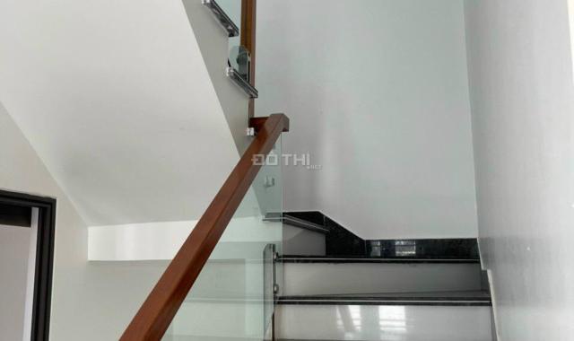 Cho thuê nguyên nhà 4 tầng mới tinh trong ngõ 200 Văn Cao