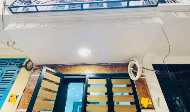 Bán nhà phố Thịnh Quang, Đống Đa diện tích 31m2x5T, ô tô, nhà đẹp ở luôn. Lh 0912929280