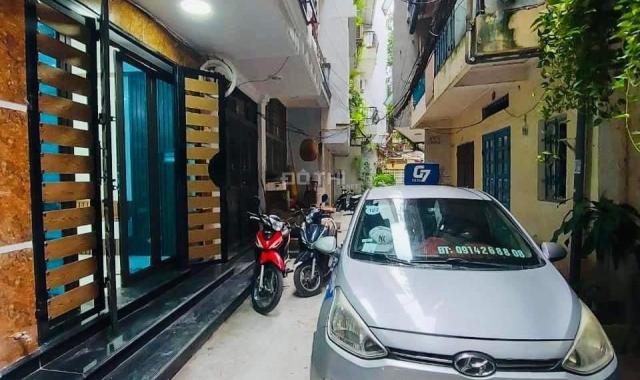 Bán nhà phố Thịnh Quang, Đống Đa diện tích 31m2x5T, ô tô, nhà đẹp ở luôn. Lh 0912929280