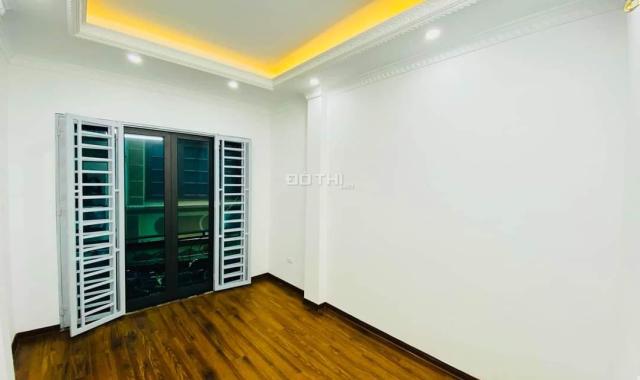 Bán nhà phố Thịnh Quang, Đống Đa diện tích 31m2x5T, ô tô, nhà đẹp ở luôn. Lh 0912929280