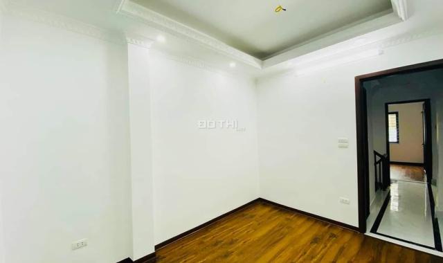 Bán nhà phố Thịnh Quang, Đống Đa diện tích 31m2x5T, ô tô, nhà đẹp ở luôn. Lh 0912929280