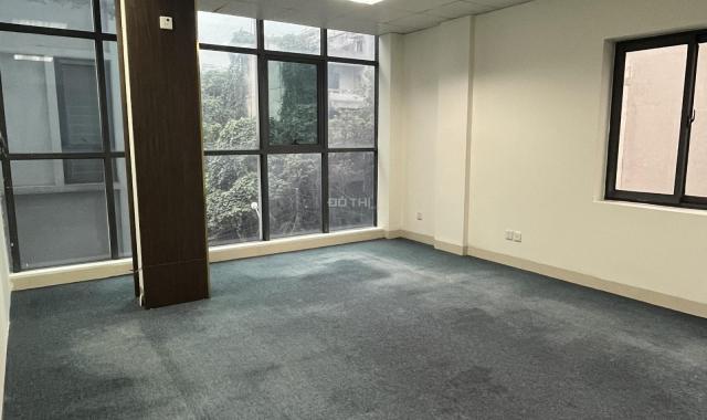 Cho thuê sàn văn phòng Khuất Duy Tiến, 75 m2 /tầng đã ngăn 2 phòng làm việc