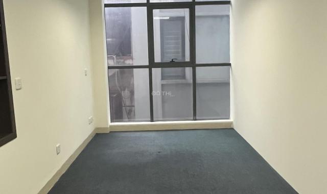 Cho thuê sàn văn phòng Khuất Duy Tiến, 75 m2 /tầng đã ngăn 2 phòng làm việc