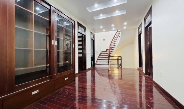 Bán biệt thự KĐT Văn Quán Hà Đông 220m2 mặt tiền 10m, gần hồ vị trí đẹp sân vườn 33.5 tỷ