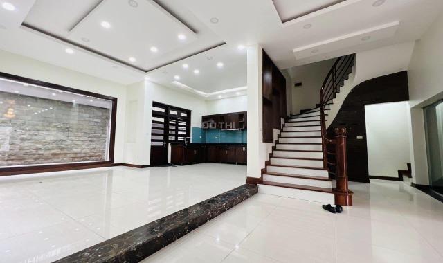 Bán biệt thự KĐT Văn Quán Hà Đông 220m2 mặt tiền 10m, gần hồ vị trí đẹp sân vườn 33.5 tỷ
