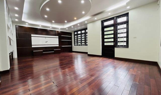 Bán biệt thự KĐT Văn Quán Hà Đông 220m2 mặt tiền 10m, gần hồ vị trí đẹp sân vườn 33.5 tỷ