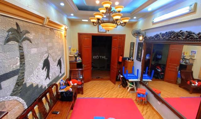Bán nhà quận Cầu Giấy, ngõ nông, 20m ra phố, DT 50m2, giá 5.95 tỷ