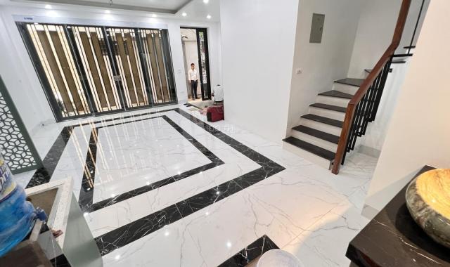 Khách sạn 4 sao gần Hồ Tây 55m2 5 tầng thang máy, mới cực đẹp thiết kế đỉnh Âu Cơ Tây Hồ