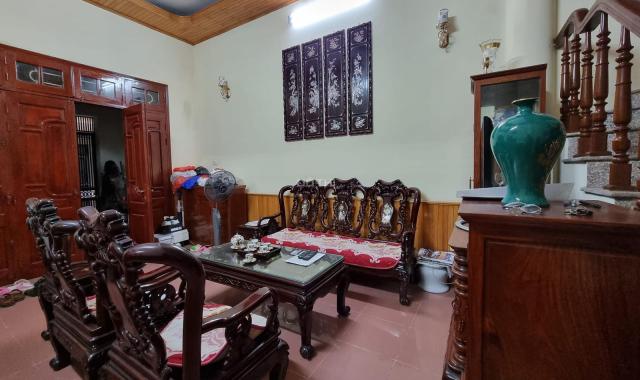 Bán nhà phân lô Văn Cao - ô tô tránh - vỉa hè - gần phố - gần hồ tây - KD tốt