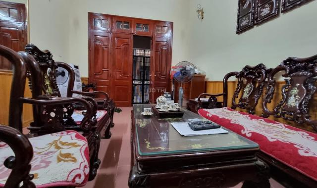 Bán nhà phân lô Văn Cao - ô tô tránh - vỉa hè - gần phố - gần hồ tây - KD tốt