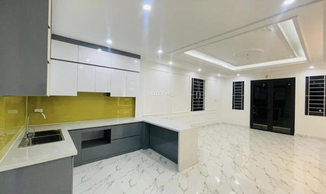 Phân lô kinh doanh thang máy Nguyễn Văn Huyên DT 60m2 8T giá 15. tỷ