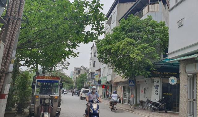 Có 1 - 0 - 2 bán nhà Định Công - chỉ 100tr/m2, DT 100m2, lô góc, ô tô, mặt tiền 12.8m, giá đầu tư