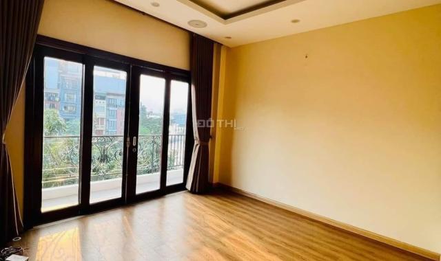 Quá hiếm lô góc mặt Hồ Tây vỉa hè vừa tầm tiền