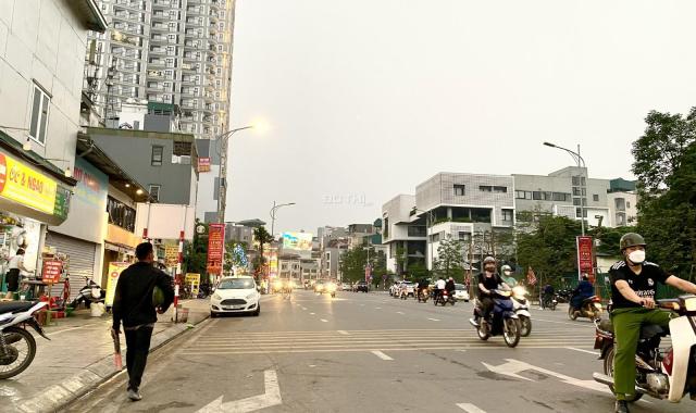 Bán gấp nhà mặt phố Chùa Láng, Đống Đa, cạnh bệnh viện Nhi KD sầm uất. DT 80m2 nở hậu - 2 mặt tiền