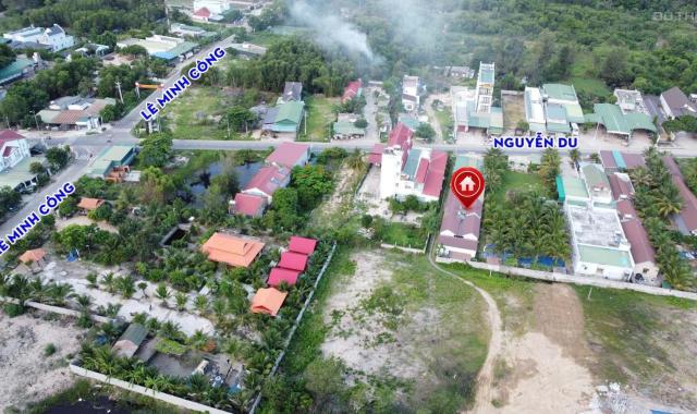 Bán khách sạn MT Nguyễn Du, Tân Phước, Thị xã Lagi rẻ nhất sát biển