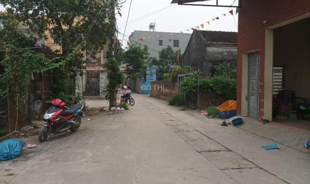 Bán đất bìa làng Vân Nội, Đông Anh. DT 63m2, MT 4m. Giá: 3.3 tỷ (53tr/m2)