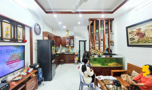 Bán Nhà Tựu Liệt 40Mx5T, Ôtô Đỗ Cổng, Tặng Full Nội Thất Giá 3tỷ