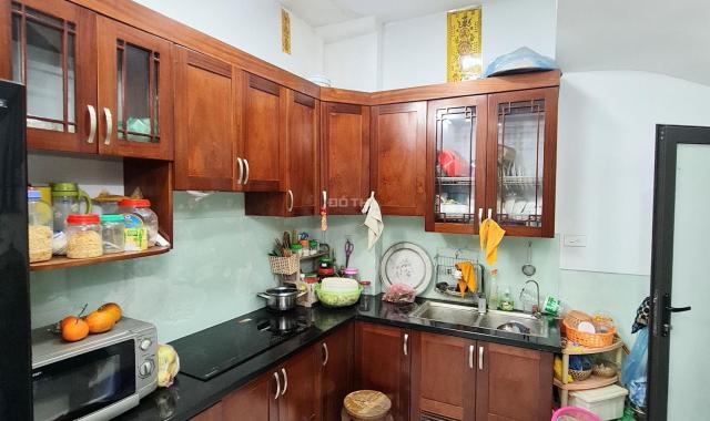 Bán Nhà Tựu Liệt 40Mx5T, Ôtô Đỗ Cổng, Tặng Full Nội Thất Giá 3tỷ