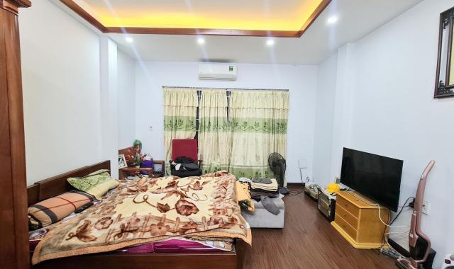 Bán Nhà Tựu Liệt 40Mx5T, Ôtô Đỗ Cổng, Tặng Full Nội Thất Giá 3tỷ