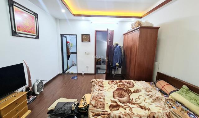 Bán Nhà Tựu Liệt 40Mx5T, Ôtô Đỗ Cổng, Tặng Full Nội Thất Giá 3tỷ