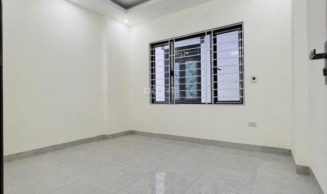 Siêu hiếm 1,8 tỷ nhà 33m2 x 4 tầng hộ khẩu Hà Đông ô tô đỗ cổng