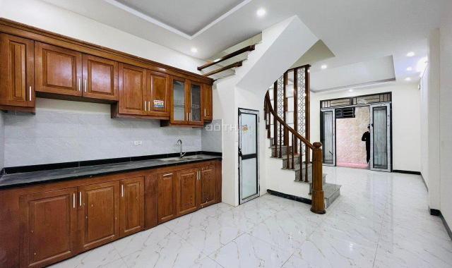 Siêu hiếm 1,8 tỷ nhà 33m2 x 4 tầng hộ khẩu Hà Đông ô tô đỗ cổng