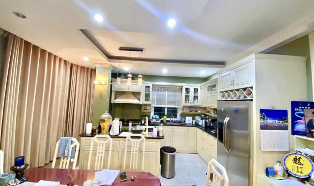 Chủ nhà cần bán nhà Giang Văn Minh Ba Đình thang máy ôtô. DT 110m2, MT 12m, 8 tầng. Giá nhỉnh 40tỷ