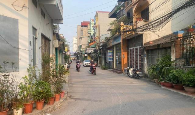 Tôi chính chủ cần bán gấp lô nhà đất 70m2 tặng nhà cấp 4 mặt tiền 6,2m tại Thanh Trì