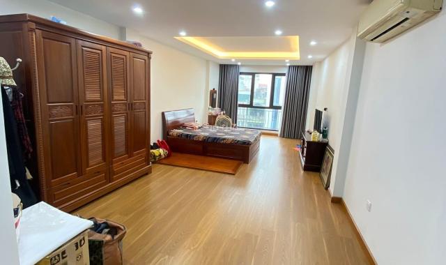 Bán gấp nhà mặt phố Nguyễn Hy Quang, Đống Đa, DT 75m2 8T MT 4m giá 35 tỷ