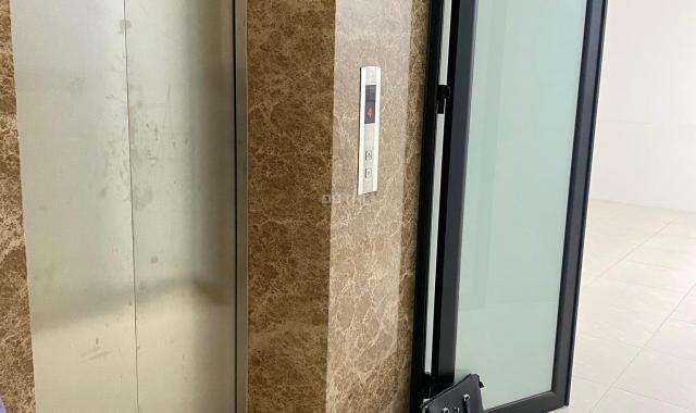 Bán gấp nhà mặt phố Nguyễn Hy Quang, Đống Đa, DT 75m2 8T MT 4m giá 35 tỷ