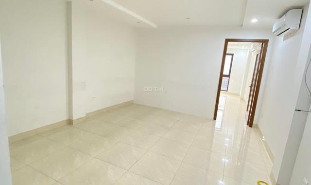 Bán gấp nhà mặt phố Nguyễn Hy Quang, Đống Đa, DT 75m2 8T MT 4m giá 35 tỷ