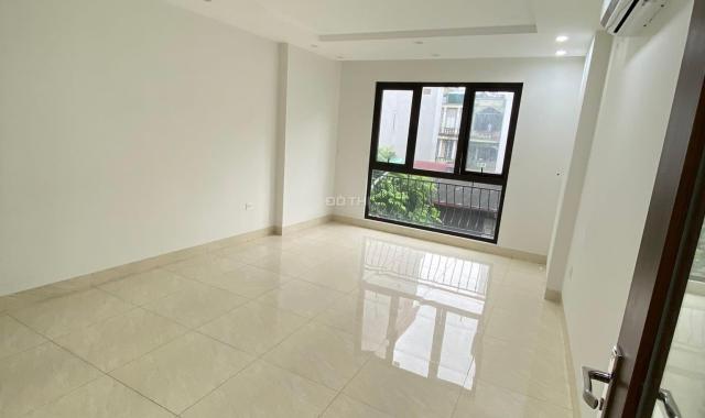 Bán gấp nhà mặt phố Nguyễn Hy Quang, Đống Đa, DT 75m2 8T MT 4m giá 35 tỷ