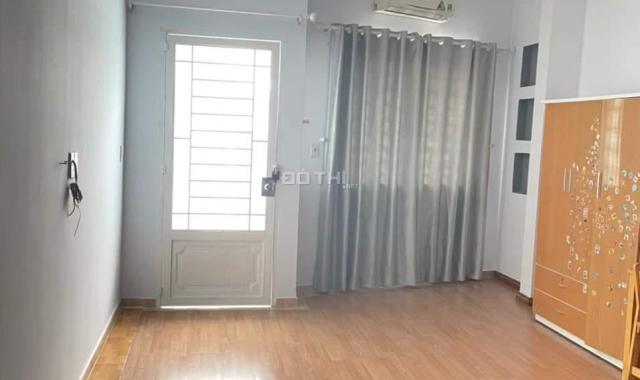 Nhà 2 tầng, hẻmxe hơi quận 7, 4*18m. 5.95 tỷ