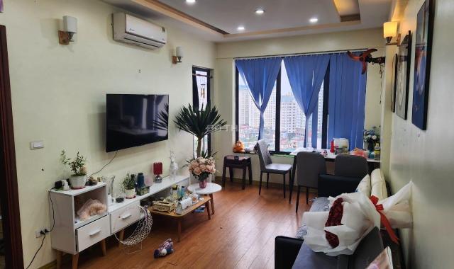 Cần bán gấp căn hộ 27A2 chung cư Green Stars 234 Phạm Văn Đồng 60m2, 2PN, tặng toàn bộ nội thất