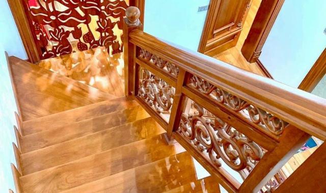 Bán nhà Ngô Xuân Quảng, Nội thất lung linh,135m2, 17 tỷ