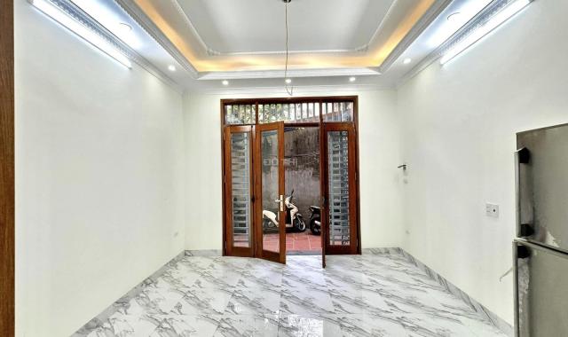 Bán nhà Nam Dư Lĩnh Nam Hoàng Mai ô tôtranhsh vài bước chân, gần chợ, gần trường học