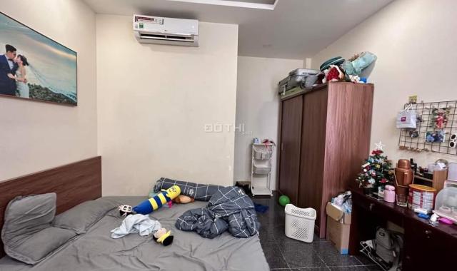 Xe tải đỗ sát cửa - hẻm 136 Trần Văn Quang, 4PN, nhỉnh 2 tỷ