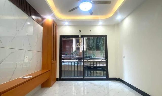 Bán nhà phố Phương Canh - 40m2 5 tầng, 5 phòng, nội thất đẹp, kinh doanh, ô tô đỗ