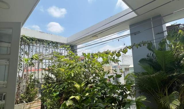Nhà đẹp, hẻm 18 Bùi Thế Mỹ, gần Ni Sư Huỳnh Liên, 49 m2 x 4 tầng, chỉ nhỉnh 5 tỷ