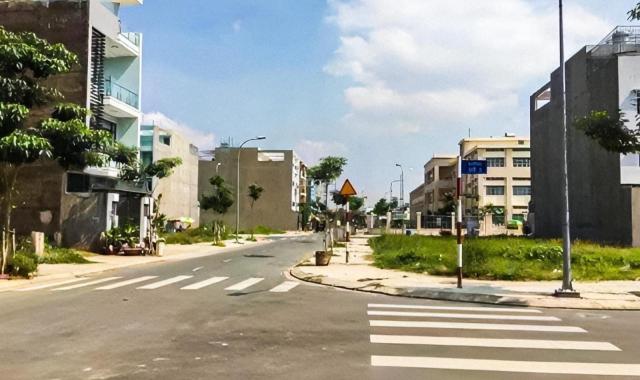 Cần tiền kinh doanh bán gấp căn mặt tiền đường, DT 180m2, góc view đẹp
