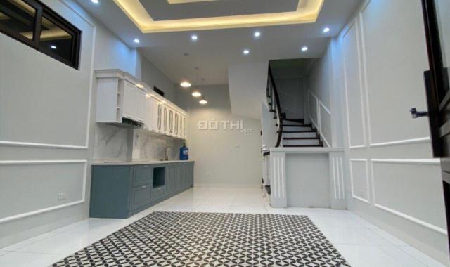 Gấp! Bán nhà Lạc Long Quân - Tây Hồ. DT 36m2*5T giá 4.0 tỷ (ô tô cách nhà 20m)