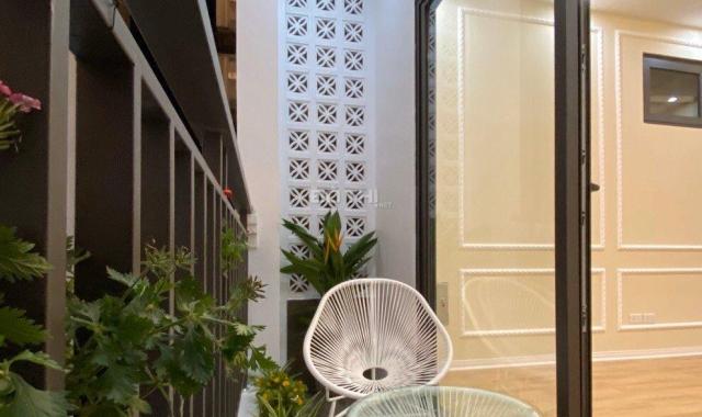 Gấp! Bán nhà Lạc Long Quân - Tây Hồ. DT 36m2*5T giá 4.0 tỷ (ô tô cách nhà 20m)