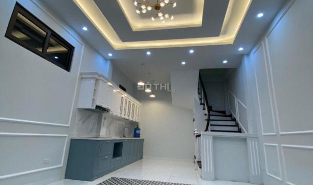 Gấp! Bán nhà Lạc Long Quân - Tây Hồ. DT 36m2*5T giá 4.0 tỷ (ô tô cách nhà 20m)