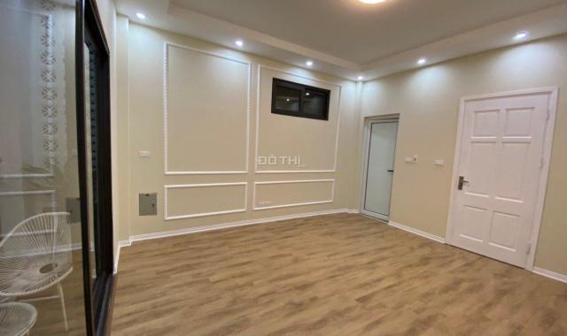 Gấp! Bán nhà Lạc Long Quân - Tây Hồ. DT 36m2*5T giá 4.0 tỷ (ô tô cách nhà 20m)